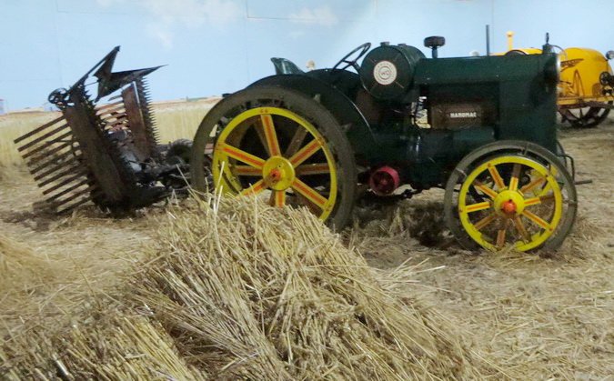 (10) mezzi agricoli d'epoca